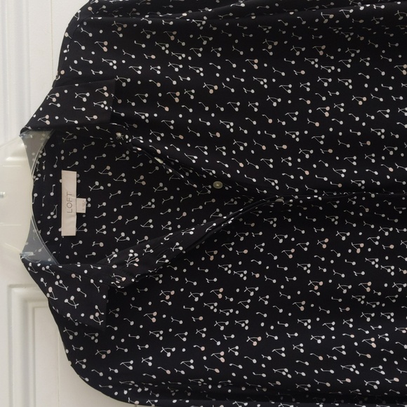 Ann Taylor LOFT Black Print Blouse - Small - Picture 4 of 7
